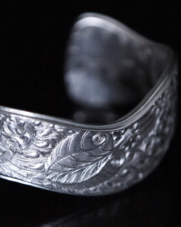 Otter & Waterlilies Silver Bangle by Malcolm Appleby