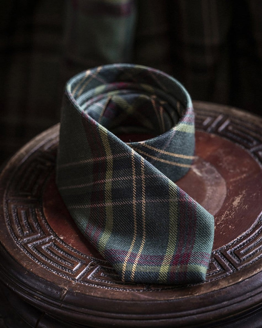 Mantella In Pura Lana E Cashmere - Plaid Scozzese Nero? Blu? Ecco Il Black Watch!